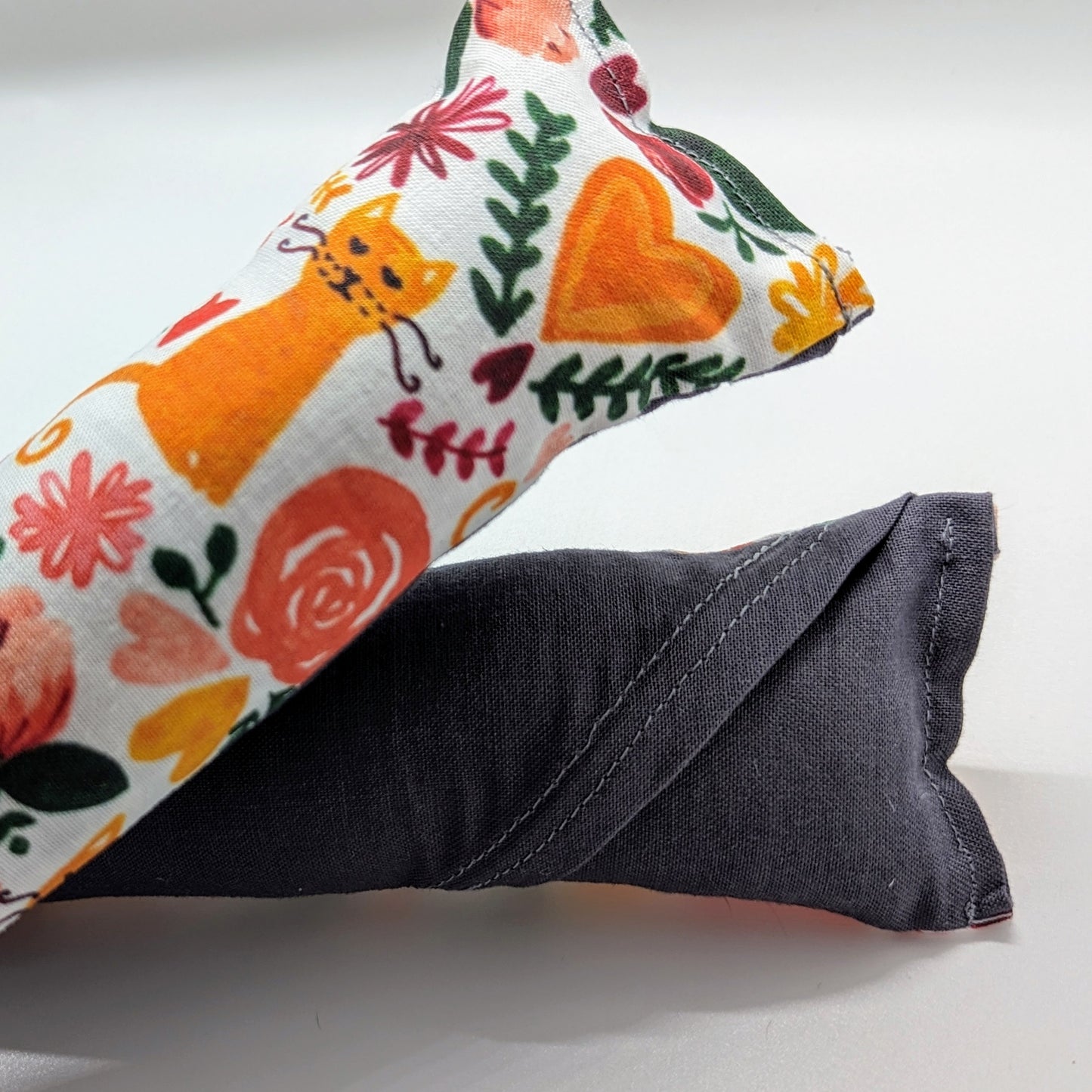 Refillable Floral Catnip Kickstick Cat Toy