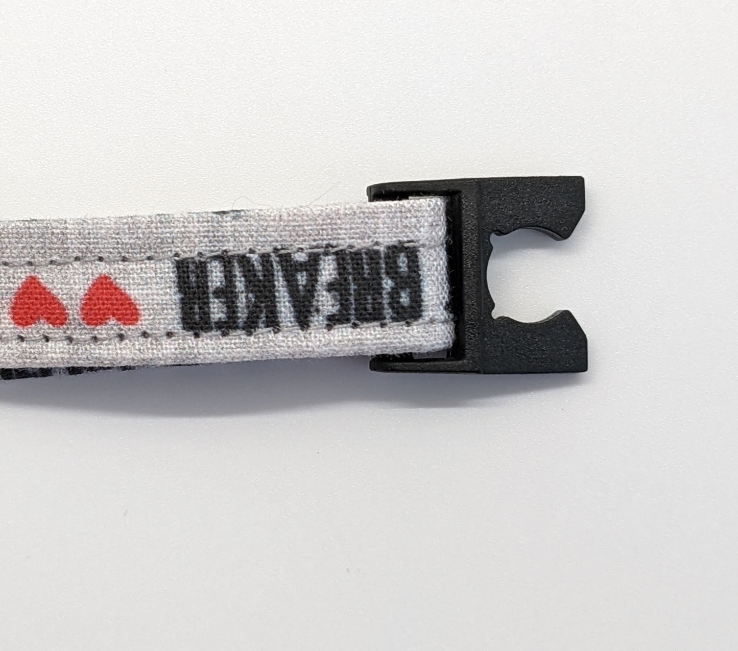 Heart Breaker Print Cat Collar, Breakaway Safety Collar