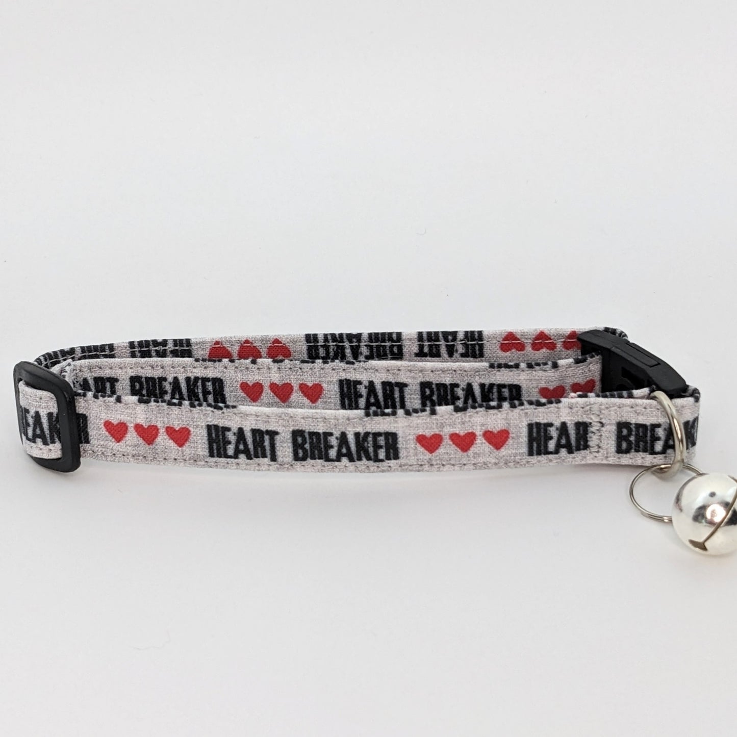 Heart Breaker Print Cat Collar, Breakaway Safety Collar